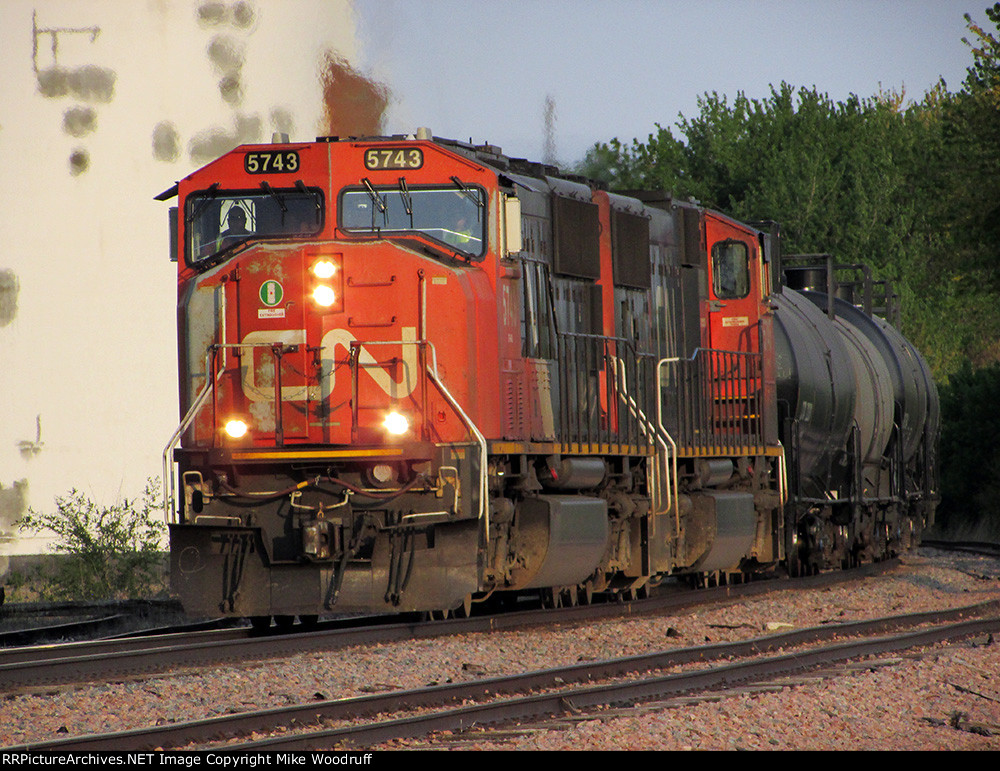 CN 5743